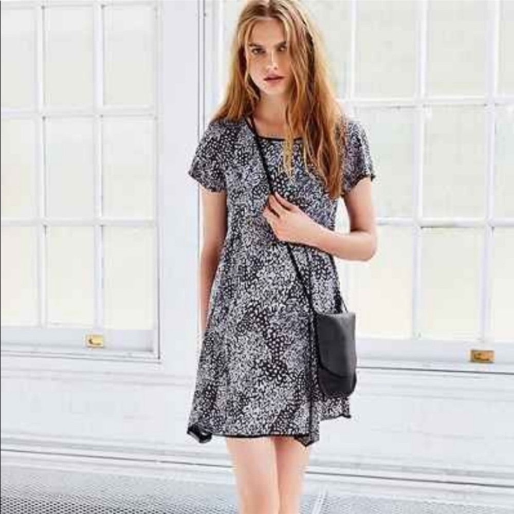 SILENCE + Noise Witchy Cap Sleeve Dress | S